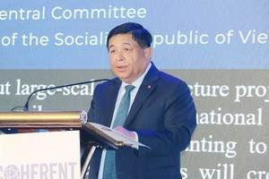 Phó thủ tướng Nguyễn Chí Dũng phát biểu tại lễ khánh thành nhà máy của Tập đoàn Coherent tại Đồng Nai. 