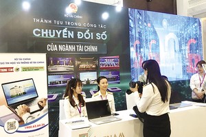 Ngành Tài chính tận dụng cơ hội chuyển đổi số để đổi mới toàn diện, xây dựng nền tài chính hiện đại, hiệu quả. Ảnh: Đức Minh 