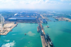 Một góc Khu kinh tế Dung Quất.