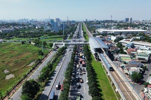 TP.HCM hiện nay mới chỉ có duy nhất tuyến metro số 1 (Bến Thành - Suối Tiên) dài gần 20 km - Ảnh: Lê Toàn