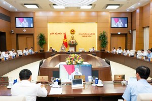 Phiên họp chiều 5/9 của Ủy ban Thường vụ Quốc hội. 