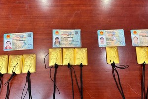 Nhiều đối tượng được thuê vận chuyển vàng trái phép từ Trung Quốc vào Việt Nam 