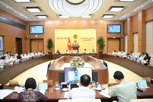 Ủy ban Thường vụ Quốc hội cho ý kiến về Dự án Luật Phá sản sửa đổi. Ảnh: P.T 