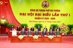 Đoàn Chủ tịch điều hành Đại hội.