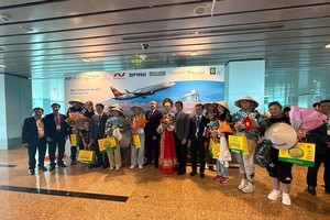 Sự trở lại của du khách Nga sau gần 5 năm ngừng khai thác là tín hiệu tích cực đối với ngành du lịch tỉnh Khánh Hòa. Ảnh: T.X 