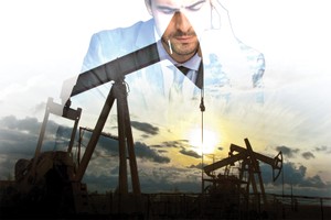 Giá dầu đã giảm từ ngưỡng 80 USD/thùng hồi đầu năm xuống quanh mức 65 USD/thùng