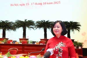 Bà Bùi Thị Minh Hoài tiếp tục giữ chức Bí thư Thành ủy Hà Nội khóa XVIII.