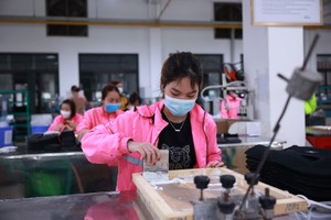 UBND TP. Hà Nội đang lấy ý kiến dự thảo Nghị quyết của HĐND Thành phố quy định chi thu nhập tăng thêm cho cán bộ, công chức, viên chức.