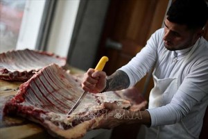 Thịt bò được bán ở cửa hàng tại Buenos Aires, Argentina ngày 10/6/2024. Ảnh: REUTERS/TTXVN