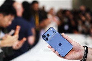 Điện thoại iPhone của Apple được giới thiệu tại Cupertino, California, Mỹ ngày 9/9/2025. Ảnh: THX/TTXVN 