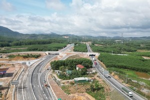 Thủ tướng yêu cầu hoàn thành đúng tiến độ, chất lượng các đường cao tốc tại đồng bằng sông Cửu Long.