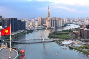 Góp ý Văn kiện Đại hội Đảng XIV: TP.HCM và sự lựa chọn “bây giờ hoặc không bao giờ” 