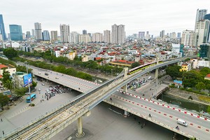 Theo đại biểu Trần Hoàng Ngân (TP.HCM), cần quan tâm đến điểm nhấn của từng vùng, như với Đồng bằng sông Hồng, phải có điểm nhấn dành cho Hà Nội 