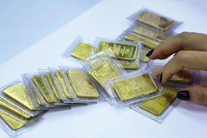 Thị trường vàng tự do tiềm ẩn nguy cơ chất lượng thấp và giá cả khó kiểm soát. Ảnh: Đức Thanh 