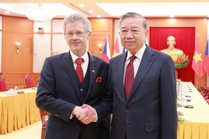 Tổng Bí thư Tô Lâm và Chủ tịch Thượng viện Quốc hội Cộng hòa Séc Milos Vystrcil. 