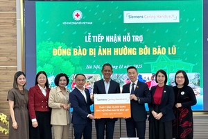 Siemens Caring Hands quyên góp 30.000 EUR hỗ trợ khắc phục hậu quả lũ lụt và sạt lở đất tại Việt Nam