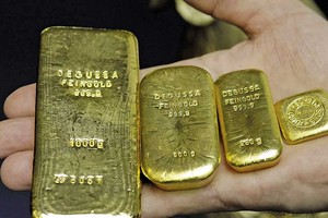 Bóc gỡ đường dây buôn lậu vàng xuyên biên giới 