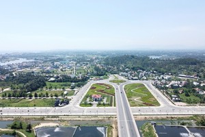 Dự án Đường ven biển Dung Quất - Sa Huỳnh giai đoạn IIa, thành phần 1 gặp vướng mắc trong công tác giải phóng mặt bằng. 