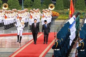 Ủy viên Bộ Chính trị, Chủ tịch nước Lương Cường chủ trì lễ đón Quốc vương Brunei Darussalam Haji Hassanal Bolkiah. Ảnh: Đức Thanh