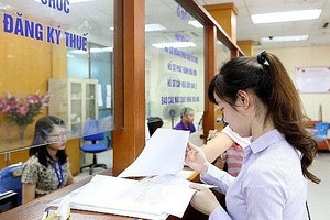 Thu nội địa tiếp tục giữ vai trò chủ lực, khi tăng 389.000 tỷ đồng so với dự toán. 