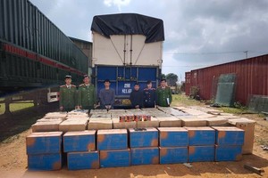 Lực lượng chức năng liên tiếp bắt giữ 3 vụ mua bán vận chuyển thuốc lá ngoại nhập lậu với số lượng lớn tại Quảng Trị trong tháng 12/2025. Ảnh: 389.