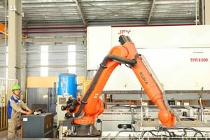 Hoạt động sản xuất công nghiệp trên địa bàn TP.HCM tiếp tục duy trì đà tăng trưởng ổn định và đóng góp tích cực vào kinh tế Thành phố. Ảnh: Lê Toàn. 