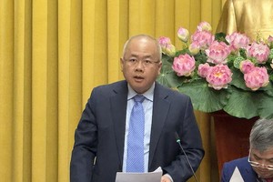 Thứ trưởng Bộ Tài chính Đỗ Thành Trung giới thiệu nội dung các luật tại cuộc họp báo - Ảnh: HT. 