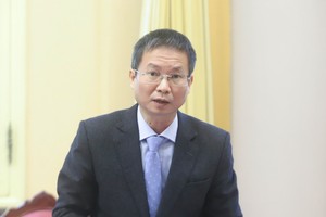 Phó tổng Thanh tra Chính phủ Lê Tiến Đạt giới thiệu các điểm mới của luật - Ảnh: TT. 