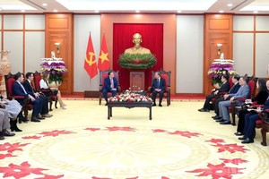 Quang cảnh buổi tiếp Đại sứ Marc Knapper tại Trụ sở Trung ương Đảng. (Ảnh: ĐĂNG KHOA).