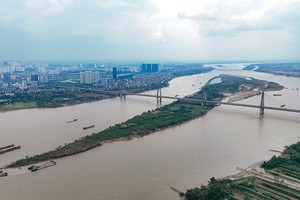 Trục đại lộ cảnh quan sông Hồng là một trong những dự án đầu tư công “thế hệ mới”, với sự tham gia sâu của các tập đoàn kinh tế tư nhân 