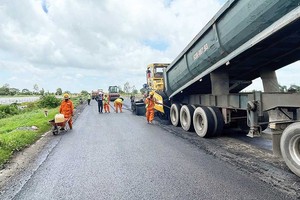 Thi công Dự án nâng cấp mặt đường tuyến Lộ Tẻ - Rạch Sỏi 