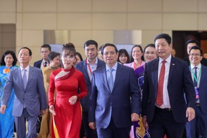 Thủ tướng Chính phủ Phạm Minh Chính tới dự chương trình Mô hình Toàn cảnh Kinh tế tư nhân lần thứ nhất - Ảnh: VGP.