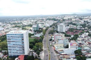 Khu đất thực hiện dự án nằm ngay bên cạnh trụ sở của Tập đoàn HAGL, nằm gần ngay vòng xoay Phù Đổng, phường Pleiku. 