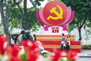 Nghị quyết Đại hội XIV của Đảng yêu cầu đẩy mạnh phát triển kinh tế thị trường định hướng xã hội chủ nghĩa hiện đại, hội nhập quốc tế, đáp ứng yêu cầu phát triển lực lượng sản xuất mới. Ảnh: Đức Thanh 