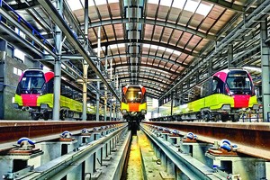 Doanh nghiệp Việt có đủ năng lực tham gia lĩnh vực công nghiệp đường sắt. Trong ảnh: Depot bảo dưỡng đoàn tàu tuyến đường sắt Nhổn - ga Hà Nội 