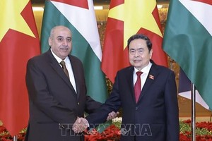 Chủ tịch Quốc hội Trần Thanh Mẫn và Chủ tịch Hạ viện Vương quốc Hashemite Jordan Mazen Turki El Qadi. Ảnh: Doãn Tấn/TTXVN.