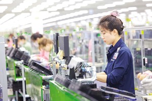 Năm 2026, dự báo thu hút FDI vẫn tích cực. Trong ảnh: Sản xuất tại Samsung - một trong những nhà đầu tư lớn tại Việt Nam. Ảnh: Đức Thanh 