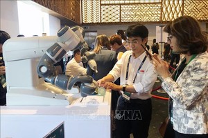 Doanh nghiệp giới thiệu công nghệ AI (Trí tuệ nhân tạo). 