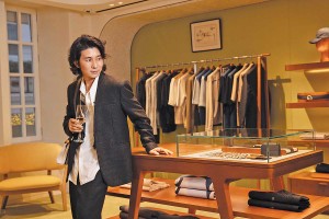 Việc Hermès chọn Hà Nội, thay vì một thị trường quen thuộc hơn để mở rộng quy mô không chỉ mang ý nghĩa biểu tượng 