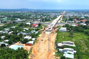 Dự án đường 991B chậm tiến độ do vướng giải phóng mặt bằng - Ảnh: Đ.K