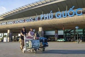 Dịp Tết Bính Ngọ 2026, sân bay Phú Quốc phục vụ 1.534 lượt máy bay cất, hạ cánh với hơn 260.473 lượt hành khách, đánh dấu mức tăng trưởng mạnh nhất kể từ khi sân bay khai thác vào năm 2012. 