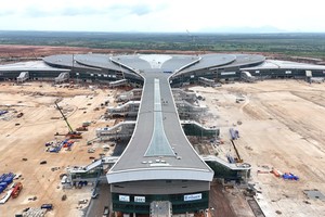 Cảng hàng không quốc tế Long Thành đang được kỳ vọng trở thành sân bay trung chuyển của khu vực khi được đưa vào khai thác vào quý II/2026. 