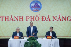 Thủ tướng Phạm Minh Chính và đoàn công tác làm việc với Ban Thường vụ Thành ủy Đà Nẵng.