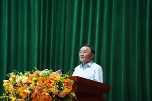 Thường trực Ban Bí thư Trần Cẩm Tú trình bày chương trình hành động tại Hội nghị. Ảnh: T.X 