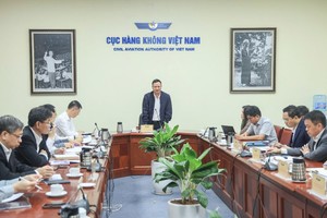 Cục trưởng Cục hàng không Việt Nam chia sẻ khó khăn và sẽ có báo cáo tới cấp có thẩm quyền ban hành cơ chế hỗ trợ phù hợp với tình hình nhiên liệu bay khan hiếm và tăng đột biến.