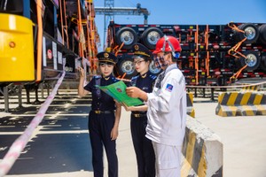 Xuất nhập khẩu 2 tháng 2026 đạt gần 156 tỷ USD, thu ngân sách xuất nhập khẩu theo đó đạt trên 70.000 tỷ đồng, tăng 12,3% so với cùng kỳ. 