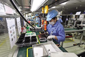 Dòng vốn FDI vào Việt Nam đang hướng mạnh vào các lĩnh vực có giá trị gia tăng cao như sản xuất công nghệ, điện tử… Ảnh: Đức Thanh