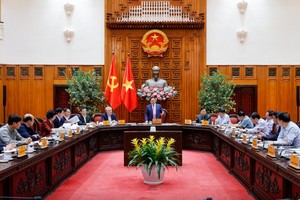 Thủ tướng Phạm Minh Chính chủ trì cuộc họp Thường trực Chính phủ để tiếp tục cho ý kiến về các giải pháp bảo đảm cung ứng và bình ổn giá xăng dầu - Ảnh: VGP.