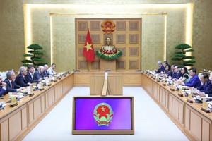 Phó Thủ tướng Trần Hồng Hà làm việc với Đoàn thanh tra của EC sang đánh giá kết quả phòng, chống khai thác IUU tại Việt Nam - Ảnh: VGP.