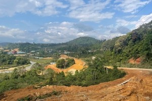 Dự án đầu tư xây dựng cải tạo, nâng cấp Tỉnh lộ 676 có tổng vốn đầu tư 1.300 tỷ đồng. Ảnh: Thanh Chung 